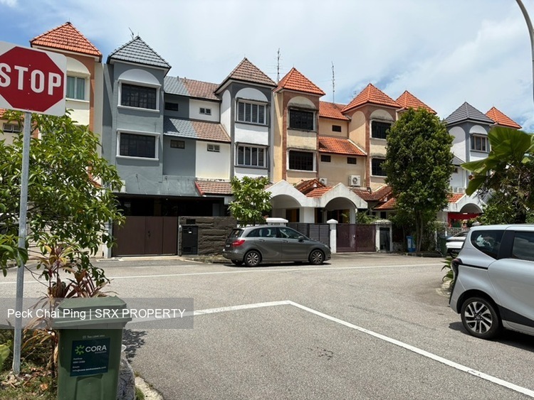 Upper Paya Lebar Road (D19), Terrace #547672691